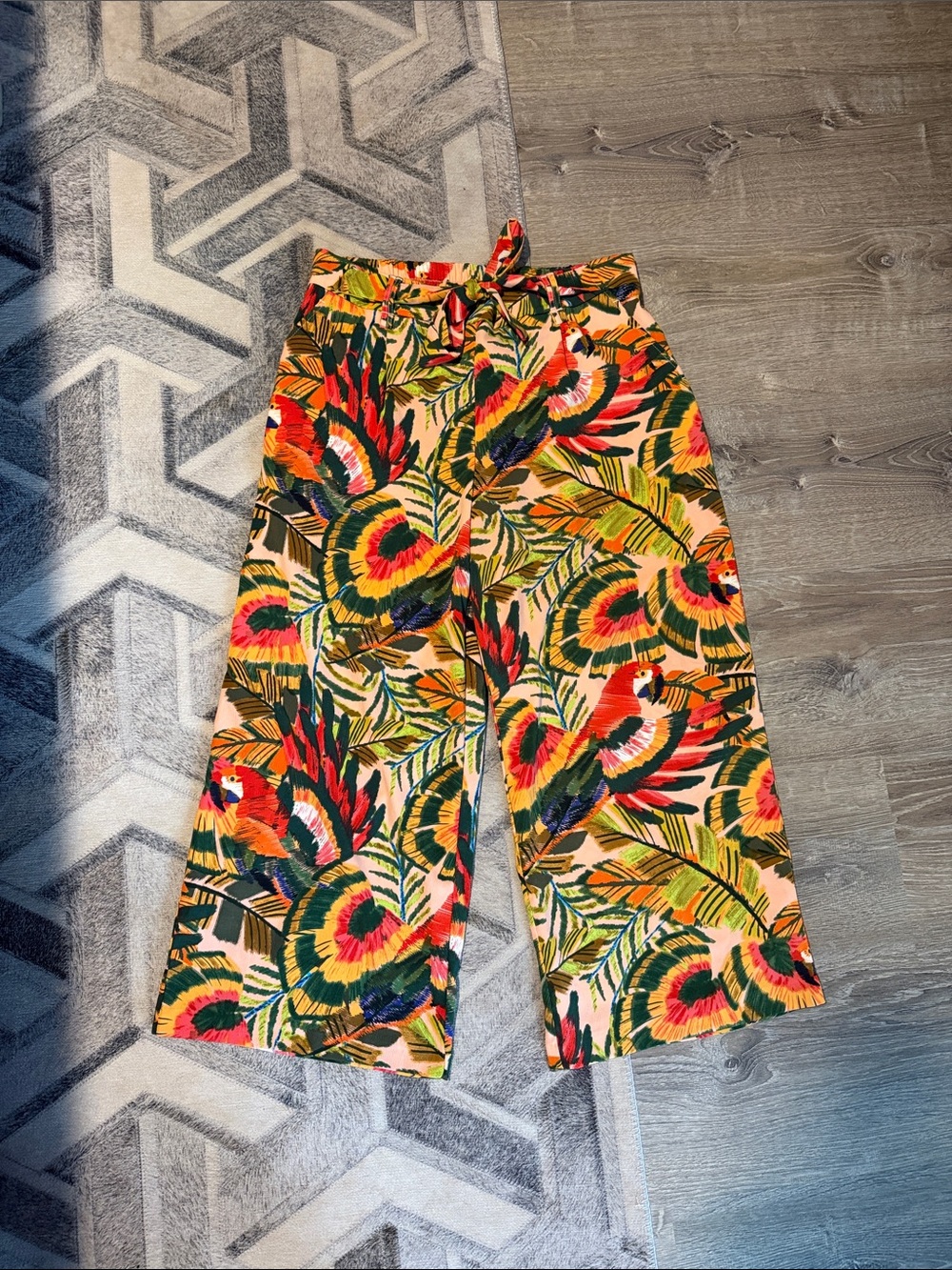 Women’s Tropical Parrot Print Wide-Leg Bottoms - Pink & Multi